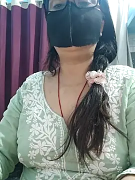 Aishwaryaa 69 online show from 05-10-26, 02:17