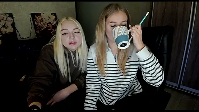  NigoNika online show from 10-24-25, 08:27