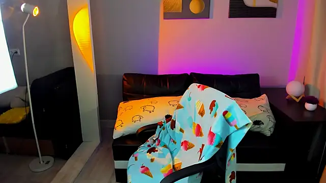 Cassie xKiss online show from 06-11-26, 09:13