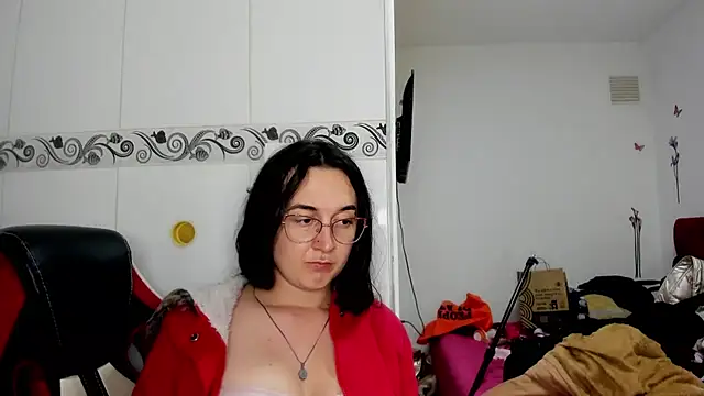 Snapshot of Sweet-Suck69 chatting on 06-17-26, 05:10 Sweet-Suck69 online show from 06-17-26, 05:10