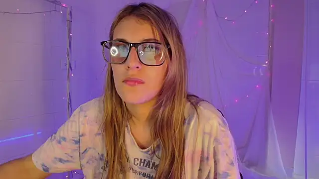 Giia paiige18 online show from 12-16-25, 06:13