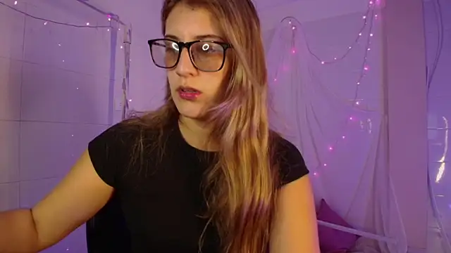 Giia paiige18 online show from 02-13-26, 01:40