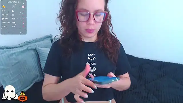 SharonR1 online show from 10-22-25, 12:11