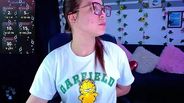 SharonR1 online show from 11-16-25, 02:50