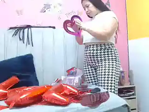 monickhot303av online show from 02-14-25, 01:45