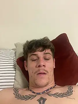 Snapshot of pablo200105 chatting on 01-15-26, 02:49 pablo200105 online show from 01-15-26, 02:49