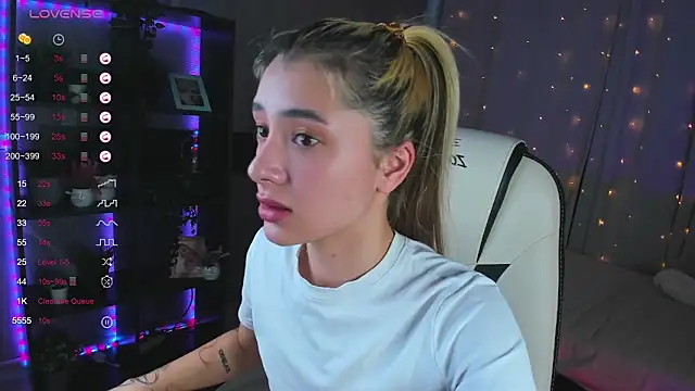 DarlaLike online show from 03-21-25, 04:17