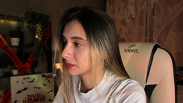 DarlaLike online show from 10-26-25, 03:34