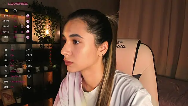 DarlaLike online show from 11-19-25, 03:39