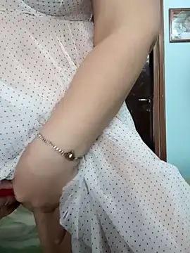 maialina2 online show from 01-13-25, 07:43