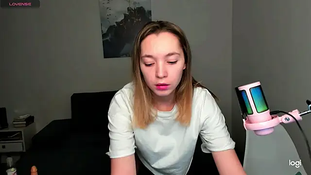 Snapshot of MiaThaine chatting on 12-05-24, 03:15 MiaThaine online show from 12-05-24, 03:15