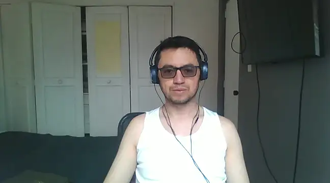 Diptongo online show from 12-23-24, 04:17