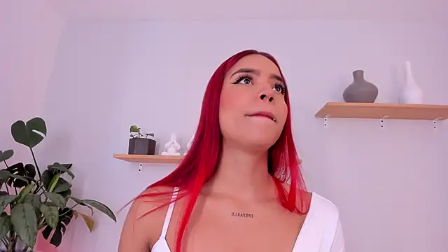 Scarlett Morgan  online show from 02-01-25, 06:40