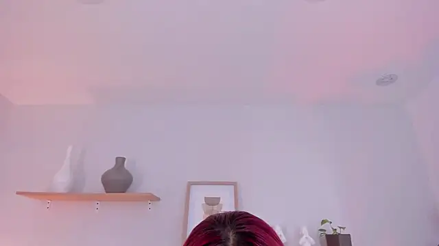 Scarlett Morgan  online show from 02-15-25, 07:50