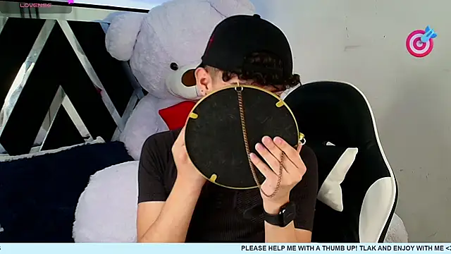 Niico Cruz online show from 02-19-25, 04:34