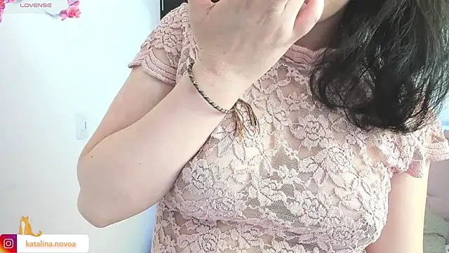 Katalina novoa online show from 01-25-25, 11:22