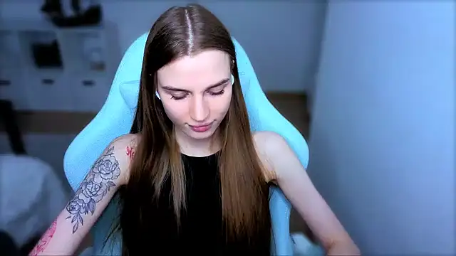 StellaLawless online show from 10-04-25, 08:18