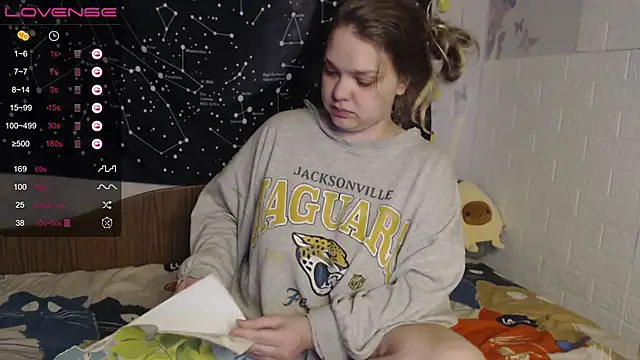 Snapshot of darling_tony chatting on 10-31-25, 08:04 darling tony online show from 10-31-25, 08:04