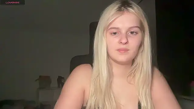 Snapshot of Allylove03 chatting on 09-26-25, 06:34 Allylove03 online show from 09-26-25, 06:34