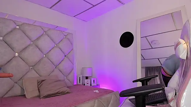 alessiaferry online show from 04-07-26, 05:13