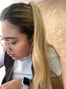 Miabonnett  online show from 03-21-25, 03:13