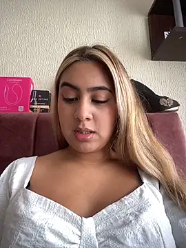 Miabonnett  online show from 04-14-26, 03:07