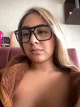 Miabonnett  online show from 04-21-26, 03:28