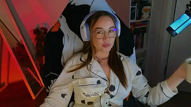 Emili1- online show from 03-15-25, 03:27