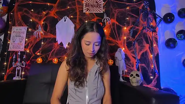 little-Emma online show from 10-30-25, 11:16