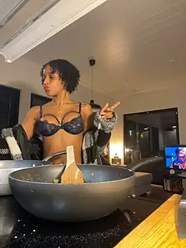 Black Dolll online show from 12-19-24, 02:24