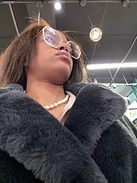 Black Dolll online show from 11-24-25, 05:01