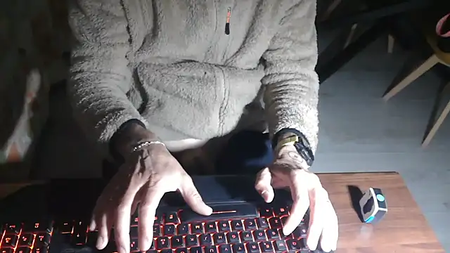 Adri gard online show from 04-21-26, 08:23