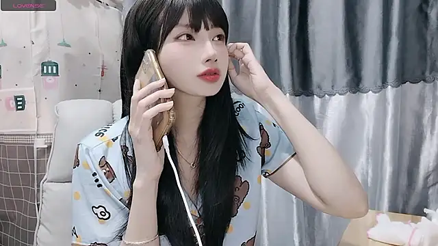 Snapshot of Nery_Asian chatting on 12-24-24, 01:59 Nery Asian online show from 12-24-24, 01:59