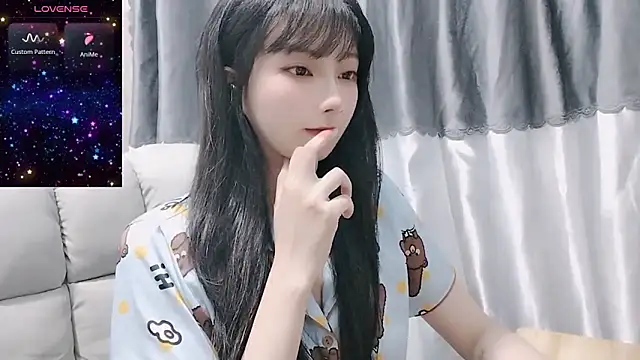 Snapshot of Nery_Asian chatting on 02-17-25, 12:38 Nery Asian online show from 02-17-25, 12:38