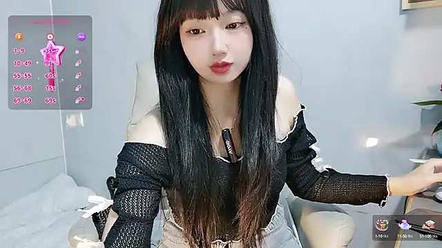 Snapshot of Nery_Asian chatting on 09-19-25, 02:57 Nery Asian online show from 09-19-25, 02:57