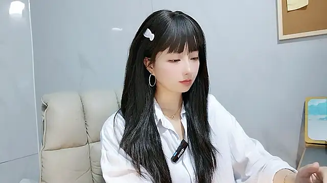 Snapshot of Nery_Asian chatting on 09-25-25, 05:00 Nery Asian online show from 09-25-25, 05:00