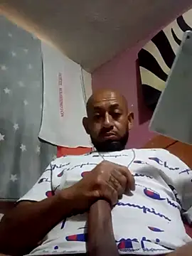 Snapshot of pineda1689 chatting on 03-02-25, 05:14 pineda1689 online show from 03-02-25, 05:14