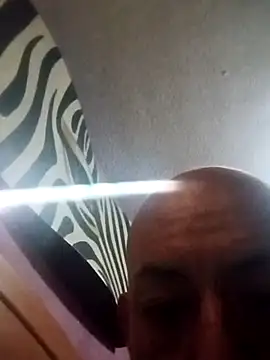 Snapshot of pineda1689 chatting on 10-17-25, 07:05 pineda1689 online show from 10-17-25, 07:05