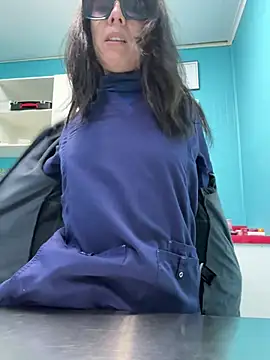 Reinacatchile online show from 04-23-26, 09:06