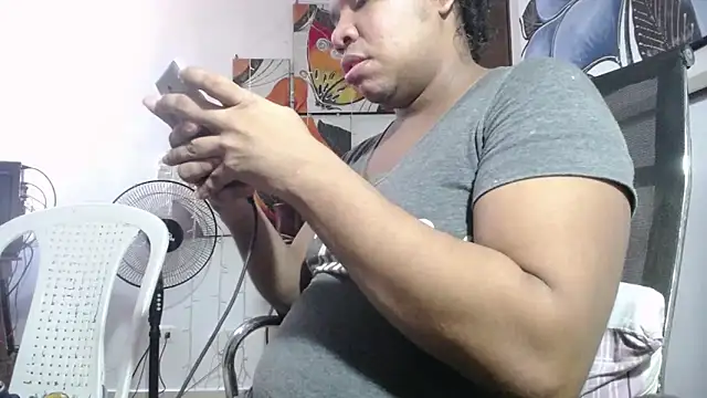 Snapshot of tsbigcock10incock chatting on 11-01-25, 08:00 tsbigcock10incock online show from 11-01-25, 08:00