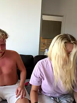 Snapshot of NickyGold_Official chatting on 06-07-26, 03:27 NickyGold Official online show from 06-07-26, 03:27