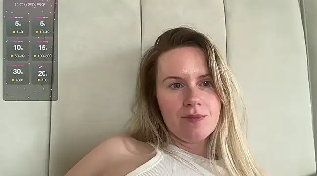 Snapshot of redheadrosie69 chatting on 03-04-25, 12:44 redheadrosie69 online show from 03-04-25, 12:44