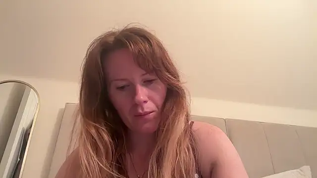 Snapshot of redheadrosie69 chatting on 10-17-25, 06:49 redheadrosie69 online show from 10-17-25, 06:49