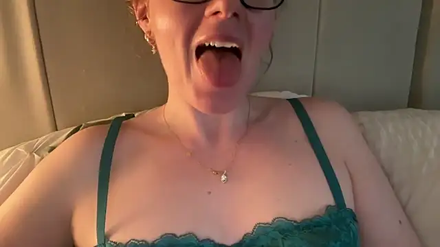 redheadrosie69 online show from 01-18-26, 01:04