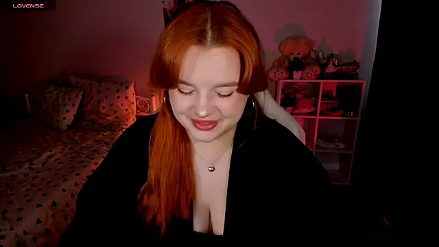 Snapshot of _Lisa_x chatting on 10-08-25, 11:19 Lisa x online show from 10-08-25, 11:19