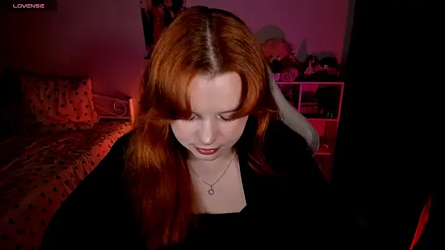 Snapshot of _Lisa_x chatting on 10-20-25, 02:17 Lisa x online show from 10-20-25, 02:17
