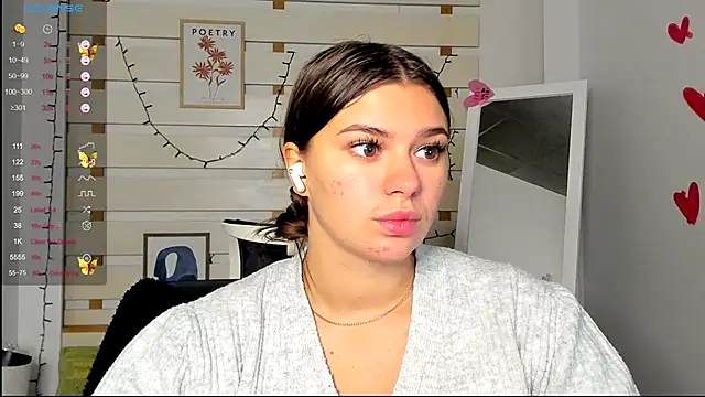 Josephine Kiss online show from 10-21-25, 12:39