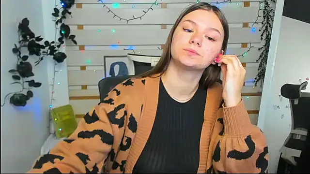 Josephine Kiss online show from 04-24-26, 06:16