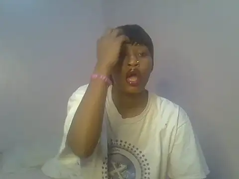 Snapshot of Sweet_Vinkah chatting on 09-30-25, 08:36 Sweet Vinkah online show from 09-30-25, 08:36