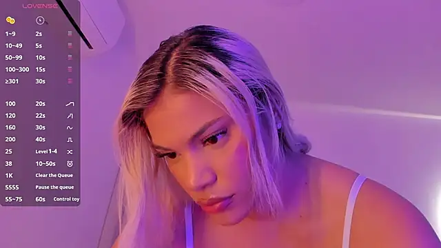 Shelynna azzul online show from 03-04-25, 07:43